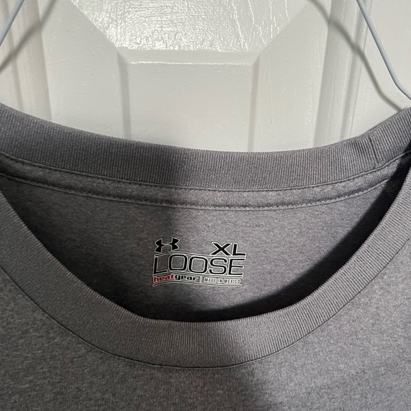 5 Under Armour Drifit Heat Gear assorted tshirts and one waffle knit - Picture 2 of 11